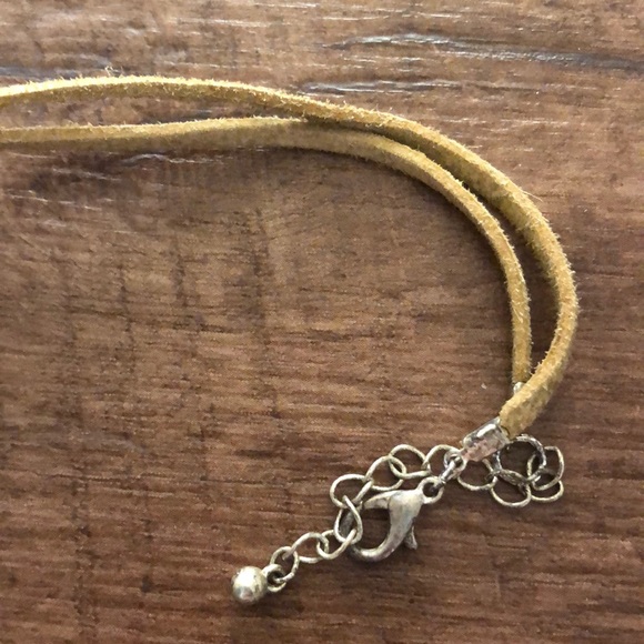 Handmade Multicolor Shell Necklace - Picture 3 of 4